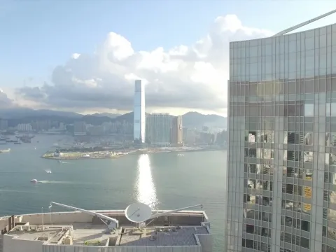 Four Seasons Hotel Hong Kong