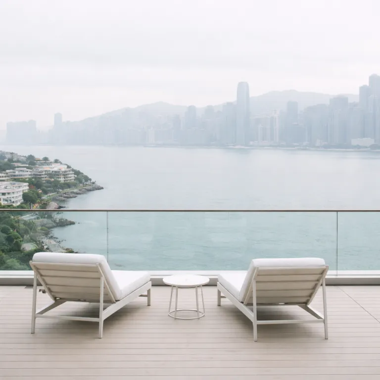 Where Couples Should Actually Stay in Hong Kong: A Neighbourhood-First Read of the Luxury Map