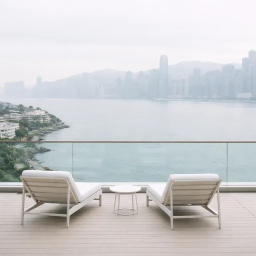Where Couples Should Actually Stay in Hong Kong: A Neighbourhood-First Read of the Luxury Map